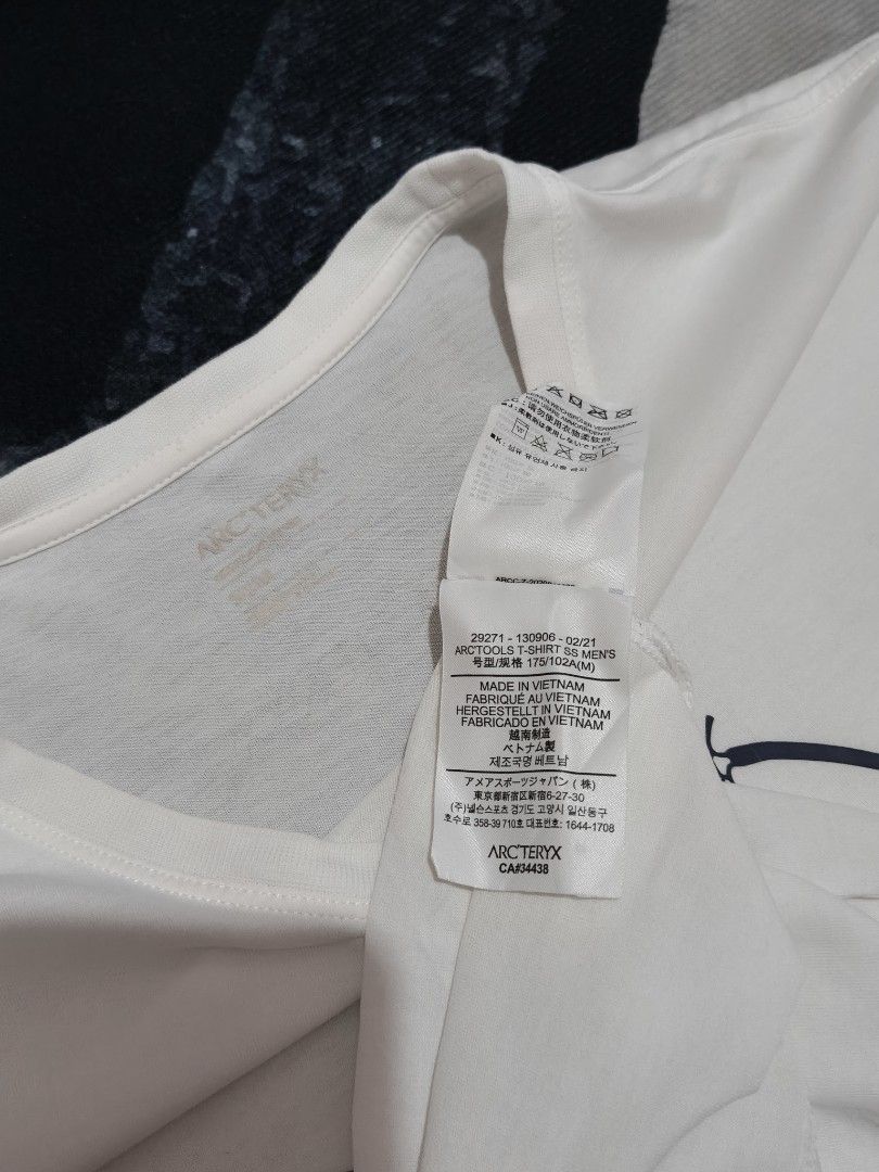 Arcteryx "arc'tools" Tee (Category: Tshirts & Polo Shirts ) located in Andop. Submitted by kyutoryuu (Listing ID 1469582023, Image 3). Description: Arcteryx "Arc'tools" Tee •Dimes: 21.5x27 •Condition: Very Good •CR: 9.5/10 •Issue: need rewash.