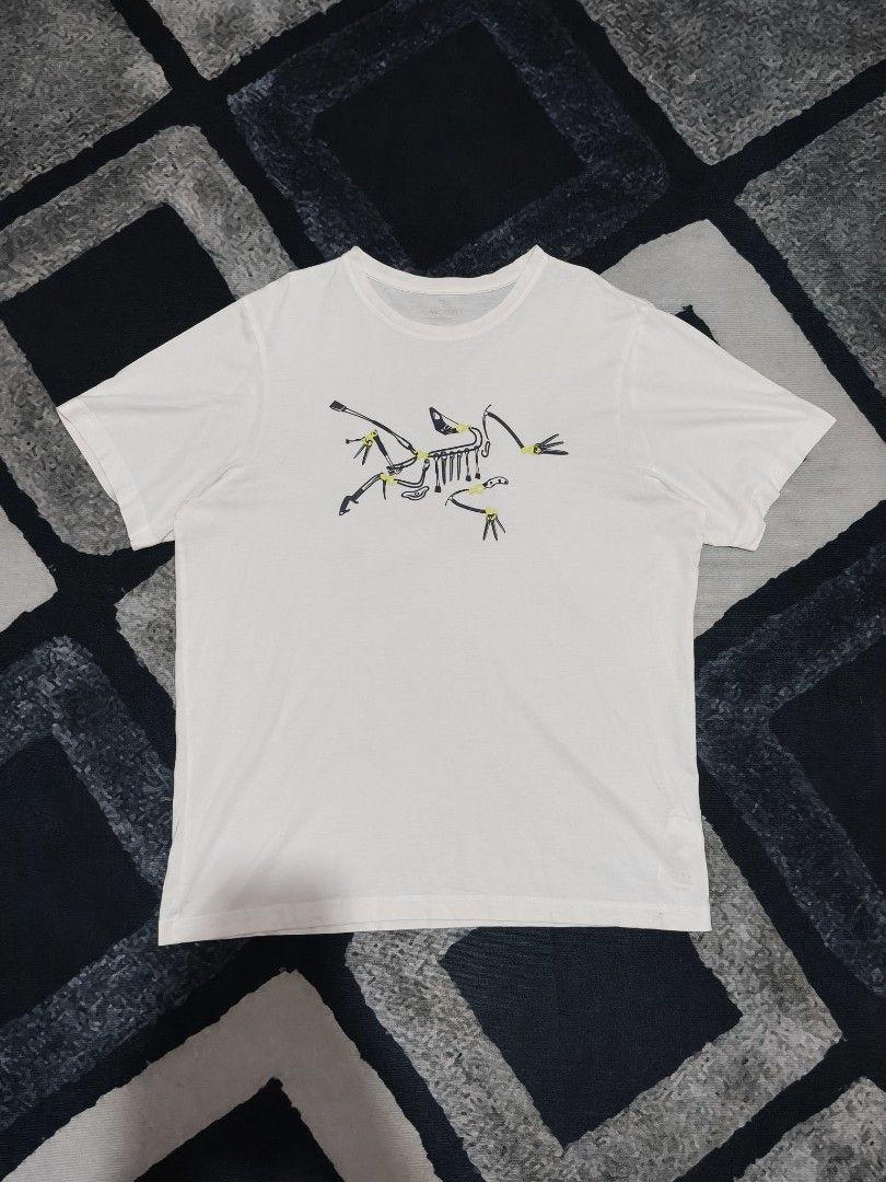 Arcteryx "arc'tools" Tee (Category: Tshirts & Polo Shirts ) located in Andop. Submitted by kyutoryuu (Listing ID 1469582023, Image 1). Description: Arcteryx "Arc'tools" Tee •Dimes: 21.5x27 •Condition: Very Good •CR: 9.5/10 •Issue: need rewash.