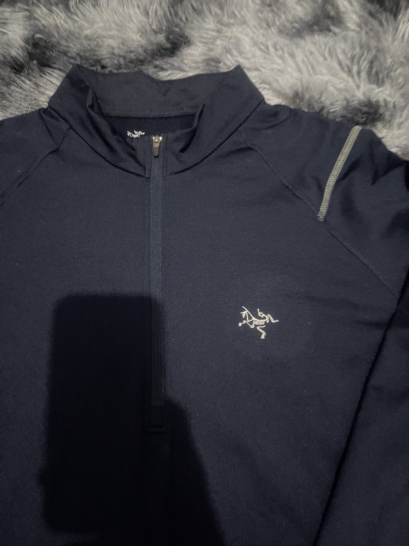 Arcteryx fleece (Category: Coats, Jackets and Outerwear) located in San Jacinto. Submitted by clothcartelph (Listing ID 1469668474, Image 2). Description: Size: 2xl Dimes: 23/30 Width: 23 Length: 30 Issue: ~ Color rate: 9.4/10.