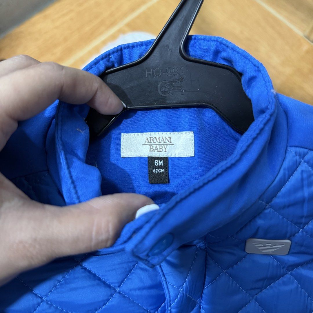 ARMANI BABY lightweight puffer jacket (Category: Babies & Kids Fashion) located in Valenzuela. Submitted by thriftynanay88 (Listing ID 1469630363, Image 2). Description: Size 6m on tag.