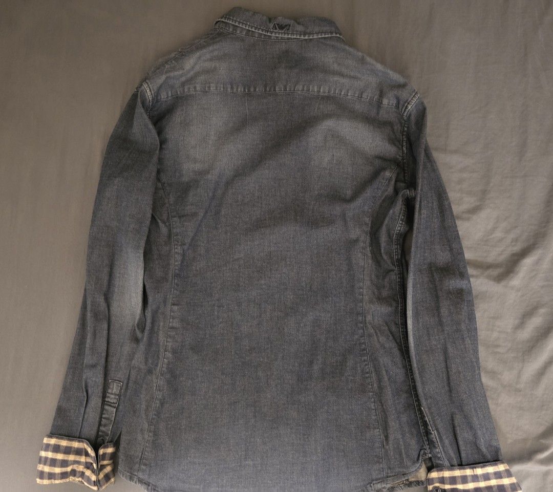 Armani Jeans Denim Shirt (Category: Tshirts & Polo Shirts ) located in Manila. Submitted by miro_r (Listing ID 1469616574, Image 2). Description: Armani Jeans Denim Shirt - Size: XL (but fits closer to large) - Color: Blue - Fairly used - No issues and no defects Loc: Quezon City *PM for more photos/videos.
