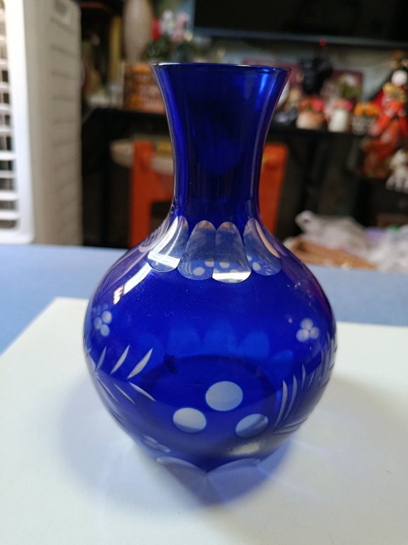 Art glass blue and white p80 (Category: Vases & Decorative Bowls) located in Quezon City. Submitted by kristal68 (Listing ID 1469574355, Image 1). Description: .