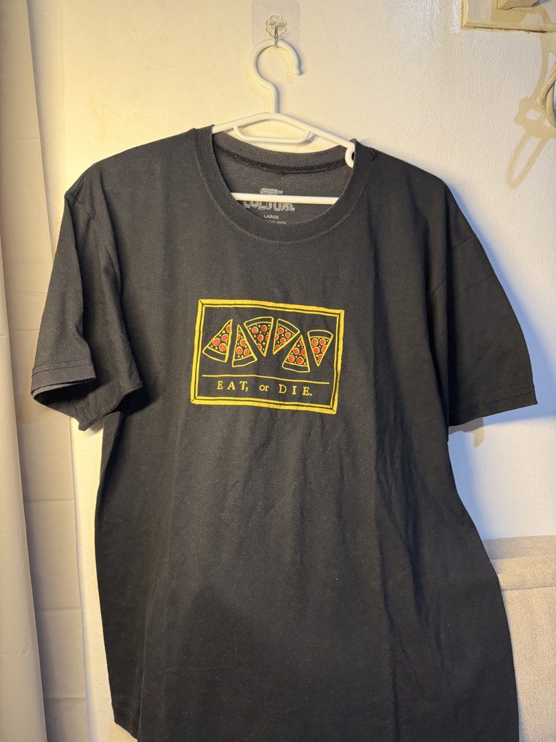 ARTWORK black tshirt (Category: Tshirts & Polo Shirts ) located in Cebu City. Submitted by ednaspicks (Listing ID 1469697795, Image 1). Description: .