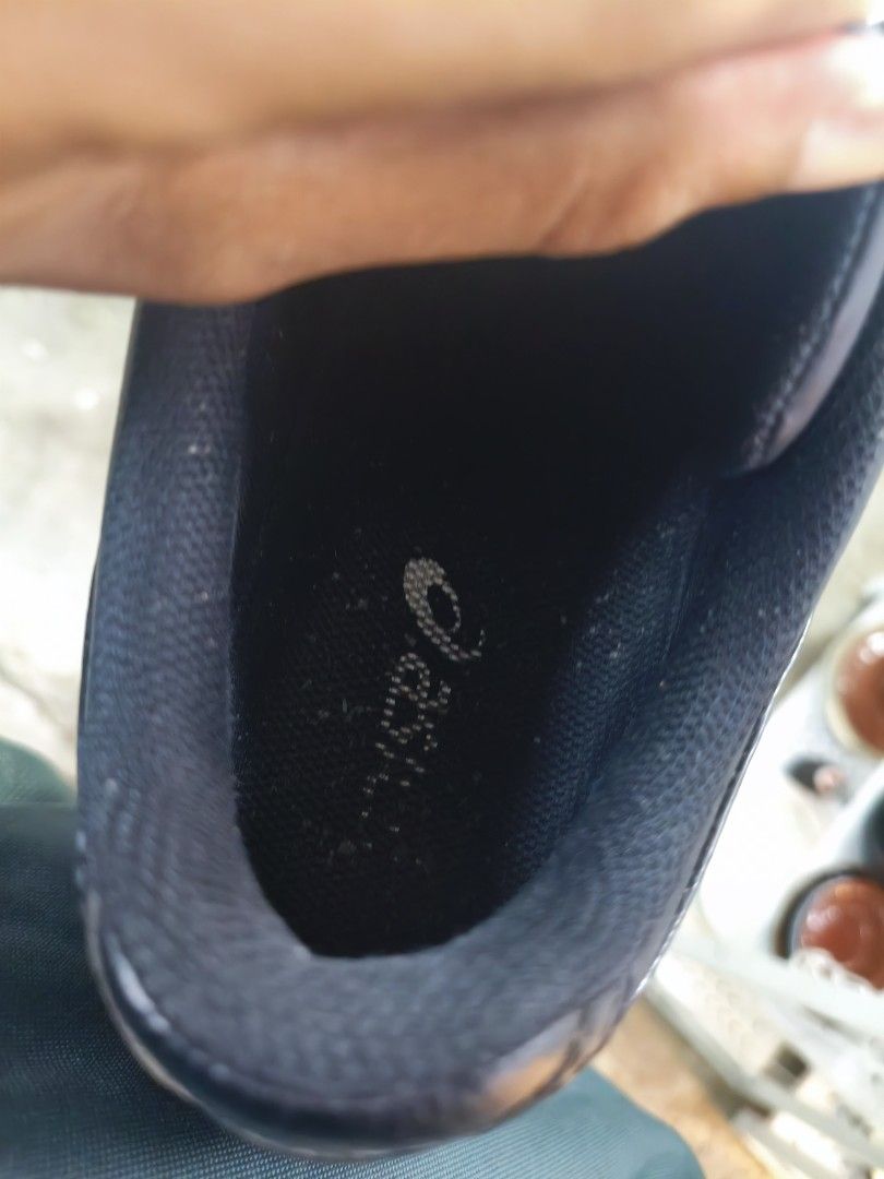 ASICS GEL-ACE GOLF SHOES (Category: Casual Shoes) located in Manila. Submitted by grims_garments (Listing ID 1469632731, Image 3). Description: Authentic Asics Golf Shoes Size 9 signs of usage.