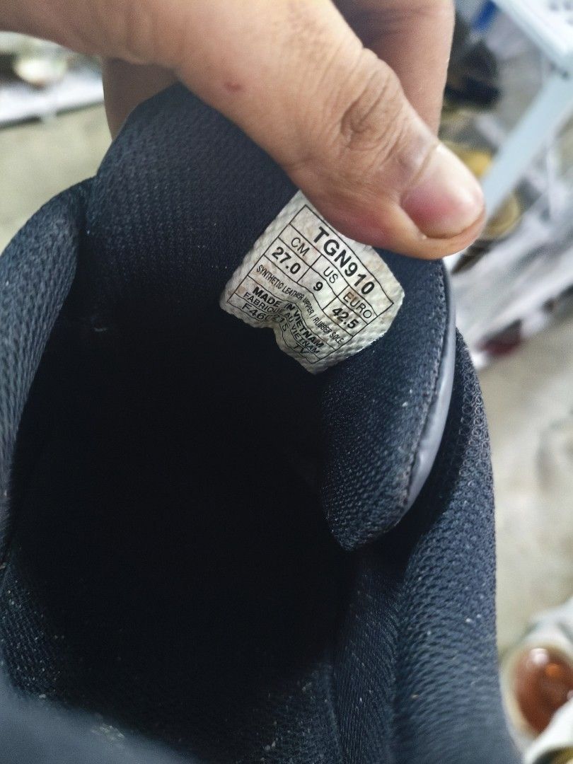 ASICS GEL-ACE GOLF SHOES (Category: Casual Shoes) located in Manila. Submitted by grims_garments (Listing ID 1469632731, Image 2). Description: Authentic Asics Golf Shoes Size 9 signs of usage.