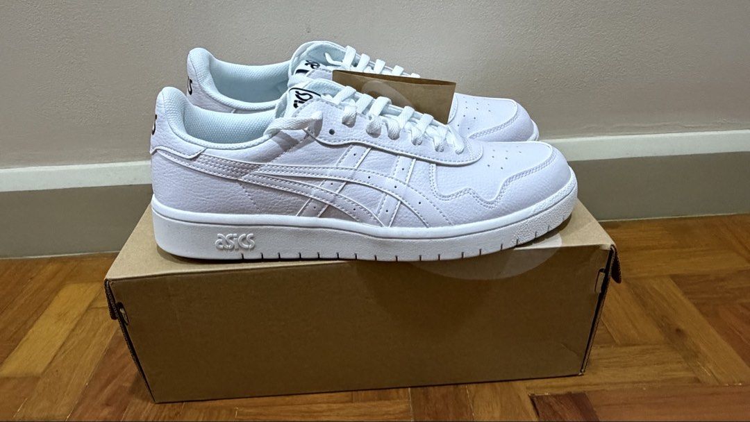 Asics Japan S (Men’s) (Category: Sneakers) located in Quezon City. Submitted by green.archer (Listing ID 1469699184, Image 2). Description: SALE! Asics Japan S (Men’s) - Color: White/White - Size: 10 US (Men’s) - Brand New with Box (From Japan) - 100 % Authentic - Mall Price: 4,990 SALE Price: 3,900! Call/Text if Interested: 09209068636.