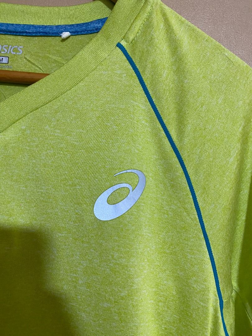 Asics Performance Dry Active Shirt (Category: Tshirts & Polo Shirts ) located in Cadiz. Submitted by thespotcdz (Listing ID 1469590624, Image 3). Description: Medium on tag Width 18" Length 26.5" Excellent condition.