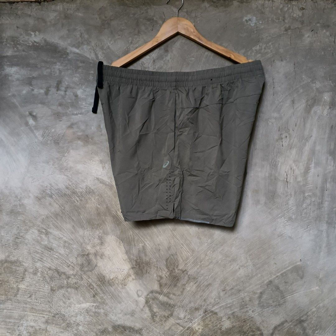 ASICS RUNNING SHORT (Category: Shorts) located in Polomolok. Submitted by cjramada (Listing ID 1469615895, Image 2). Description: ASICS RUNNING SHORT ‎ ‎Excellent Condition ‎Size - XL ‎Waistline - 35-37 Length - 15.5 ‎Color Rate - 9.8/10 ‎No Issues 💯 ‎Reflectorize Logo ‎ ‎₱649+SF📩.