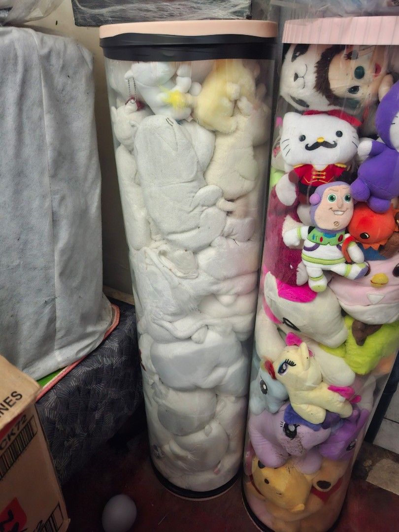 Assorted Plush Toys in Storage Tubes (Category: Plushies & Soft Toys) located in Quezon City. Submitted by patesdonna42859 (Listing ID 1469677972, Image 1). Description: 500 per set of toys set 1 all moon min yung iba may tag pa set 2 hello kity. little pony, winnje the pooh, and others - hinde po kasali yung storage, kung gusto isali plus 150, nabili ko po yan ng 300 malaki po yan - choose set 1 or set 2 .
