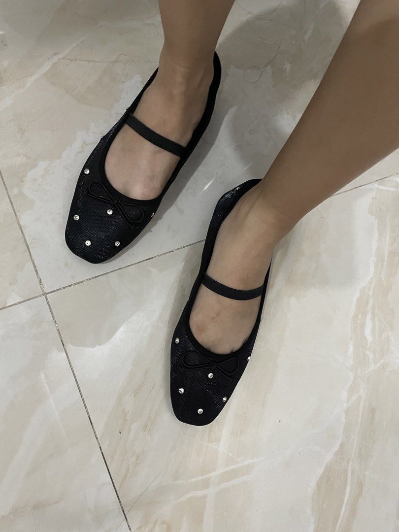 Astrid PH (Category: Flats & Sandals) located in Manila. Submitted by jiean_14 (Listing ID 1469593307, Image 3). Description: Once used. Good as new. Malaki sya for me..