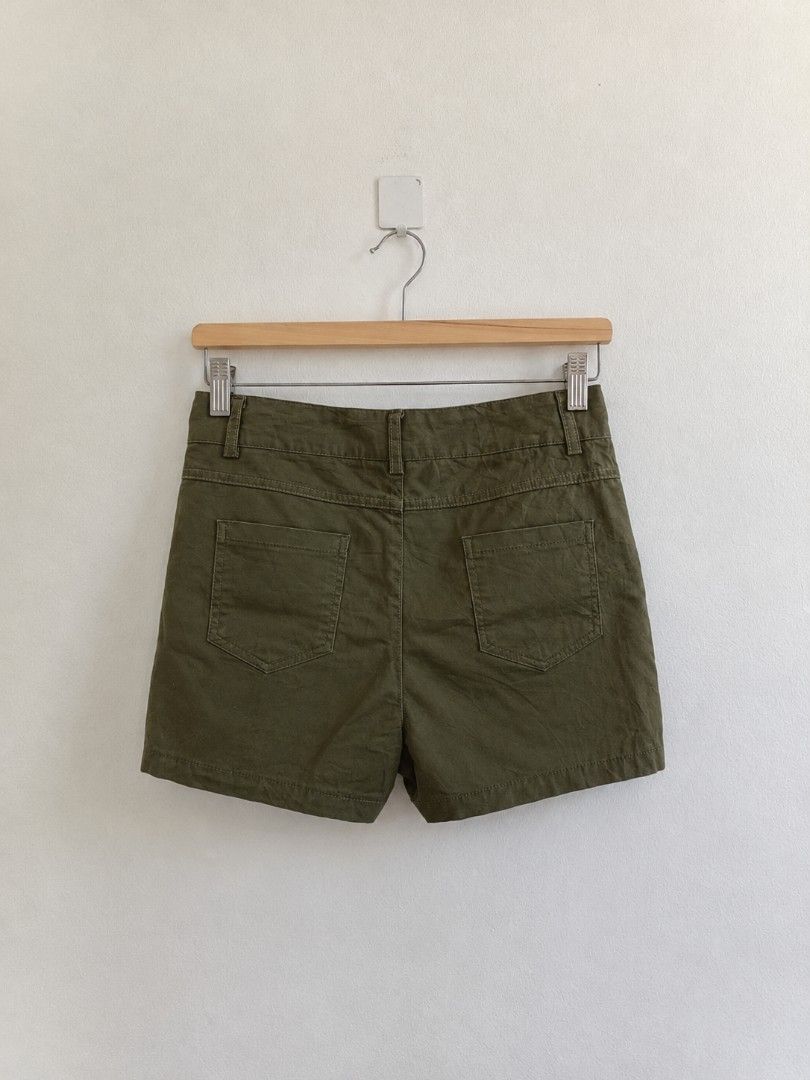 Asymmetrical Button Skort | Size - 28 | Length - 13 | (Category: Shorts) located in Manila. Submitted by maxinesotto (Listing ID 1469700088, Image 3). Description: ‎📢 ₱129 ‎📍 Location: Tayuman, Manila ‎ ‎Details: ‎✓ Condition: Good as new ‎✓ RFS: Decluttering ‎✓ Size: Indicated in the listing title ‎ ‎Payment: GCash (Payment first) ‎ ‎Delivery: ‎- Same day pick-up via Lalamove / Joyride / Angkas ‎ ‎First to pay, first to get the item. ‎No reser