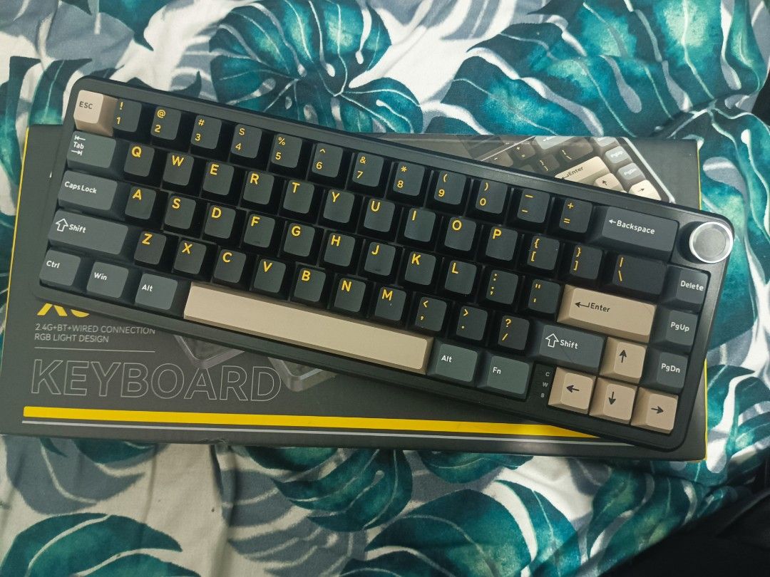 Attack shark x66 (Category: Computer Keyboard) located in Taguig. Submitted by chaee03 (Listing ID 1469662203, Image 2). Description: Selling my Attack Shark X66 mechanical keyboard, barely used and still in good condition. Well-maintained and perfect for gaming, work, or everyday use. Great option for anyone looking for a stylish and compact mechanical keyboard. Condition: Barely used Brand/Model: Attack Shark X66 Reason for selling: Not being u