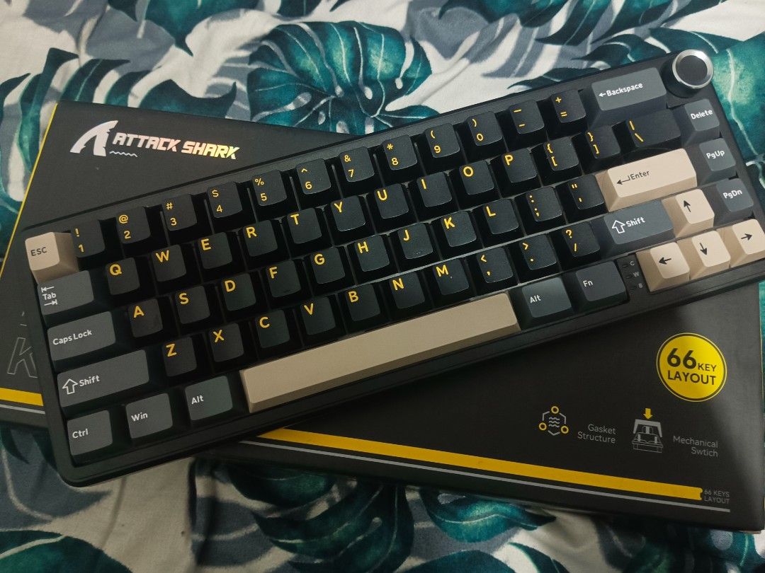 Attack shark x66 (Category: Computer Keyboard) located in Taguig. Submitted by chaee03 (Listing ID 1469662203, Image 1). Description: Selling my Attack Shark X66 mechanical keyboard, barely used and still in good condition. Well-maintained and perfect for gaming, work, or everyday use. Great option for anyone looking for a stylish and compact mechanical keyboard. Condition: Barely used Brand/Model: Attack Shark X66 Reason for selling: Not being u