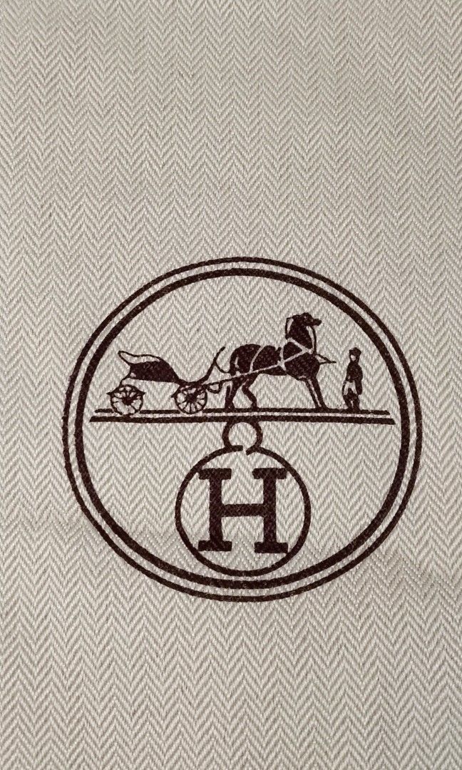 Authentic Hermès herringbone canvas dust bag (Category: Luxury Accessories) located in Cabanatuan. Submitted by miss.maia (Listing ID 1469741417, Image 2). Description: authentic Hermès herringbone canvas dust bag is primarily designed and used for storing shoes or long wallets/pouch accessories..