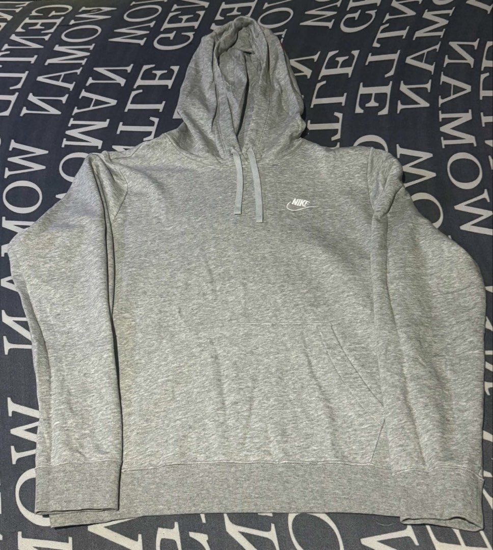Authentic Nike Sweatsuit Set (Large on tag) (Category: Sets or Coordinates) located in Manila. Submitted by anncur8ts_ (Listing ID 1469707982, Image 3). Description: PLEASE READ BEFORE PURCHASING! RFS: My tito bought me this nike set from the US, but unfortunately, it turned out to be too big on me. Can pass as brand new since I only wore the hoodie once. Still in excellent condition! Slightly negotiable if sure buyer 🤙 If you’re interested or w