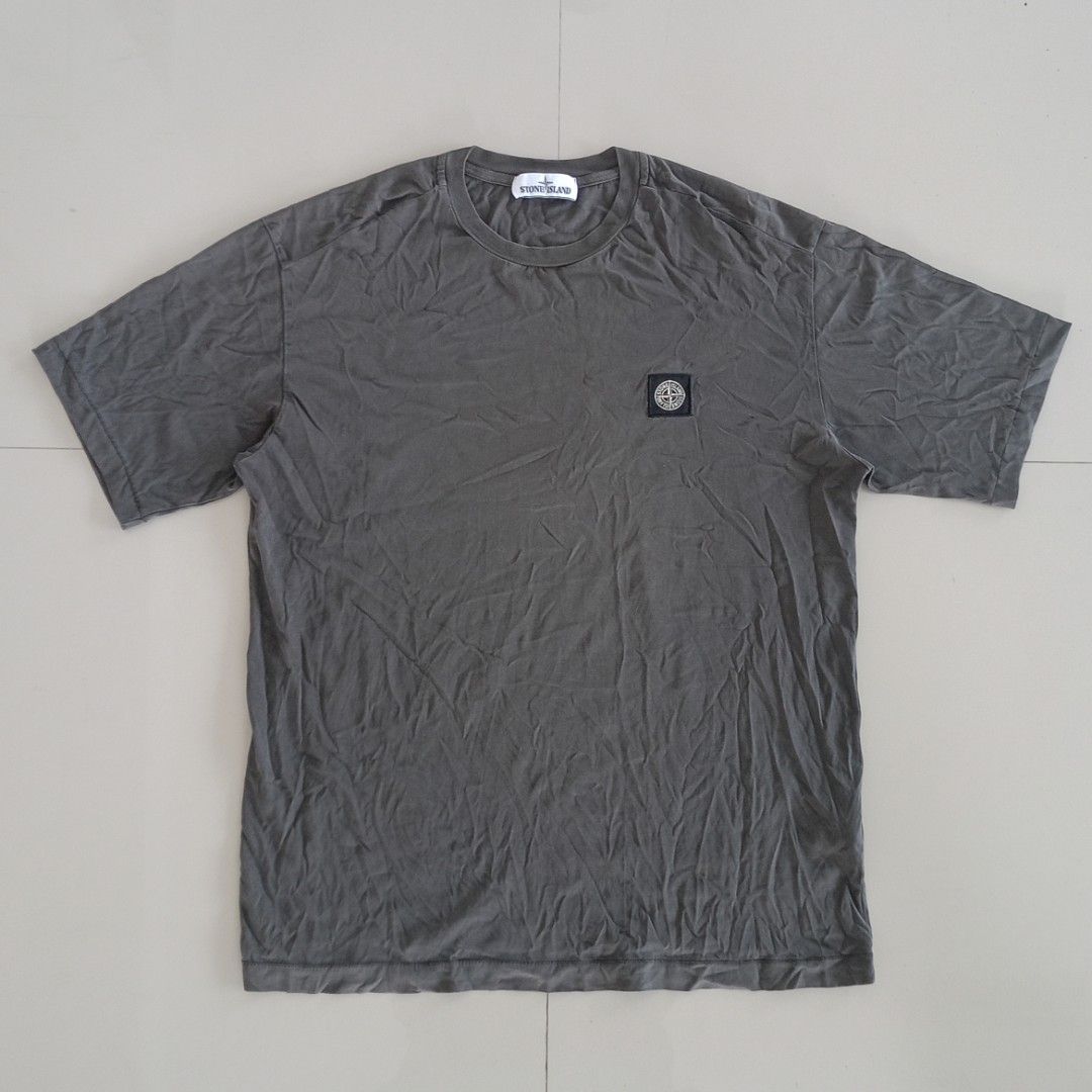 Authentic Stone Island (Category: Tshirts & Polo Shirts ) located in Candaba. Submitted by luxondiscount (Listing ID 1469698928, Image 2). Description: excellent condition issue Altered.