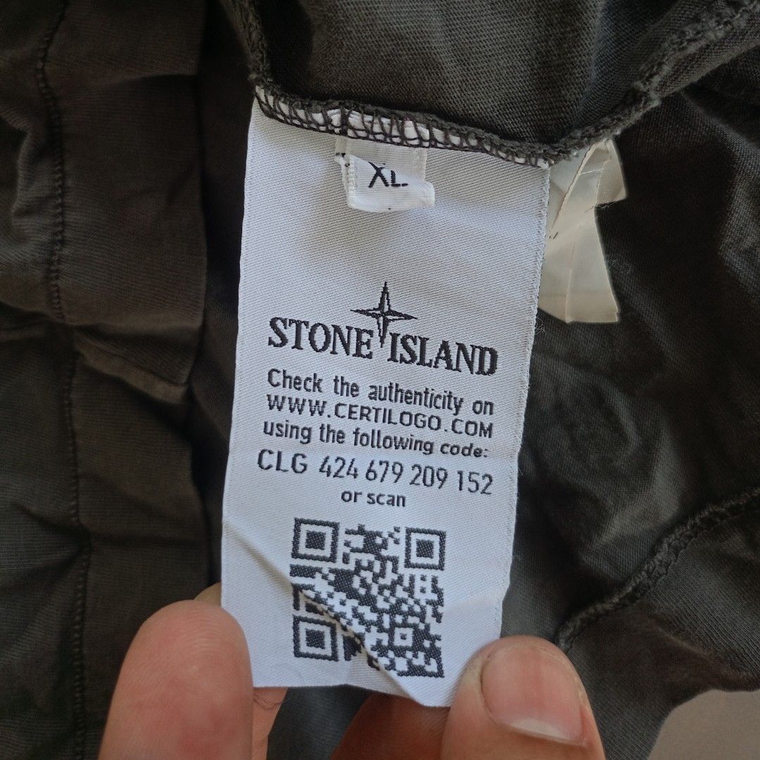 Authentic Stone Island (Category: Tshirts & Polo Shirts ) located in Candaba. Submitted by luxondiscount (Listing ID 1469698928, Image 3). Description: excellent condition issue Altered.