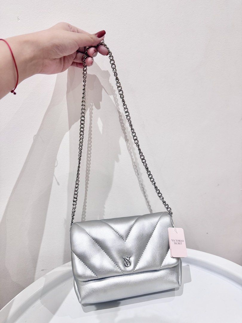 Authentic Victoria’s Secret Two-Way Bag in Silver (Category: Sling Bags) located in Manila. Submitted by strawberrymelo (Listing ID 1469728876, Image 1). Description: - chain strap is detachable - convertible type of bag - BRAND NEW .