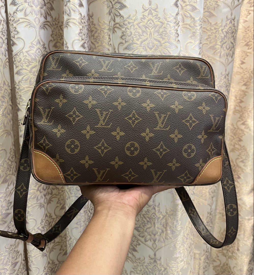 AuthenticLouis Vuitton Monogram Reporter PM Crossbody Bag (Category: Luxury Bags & Wallets) located in General Santos City (Dadiangas). Submitted by thiftnibadi3 (Listing ID 1469665473, Image 1). Description: - Authentic Louis Vuitton Reporter PM in signature brown monogram canvas - Dual zipped main compartments and convenient front zip pocket - Adjustable Monogram canvas shoulder strap with durable brass hardware - Stylish and protective Vachett