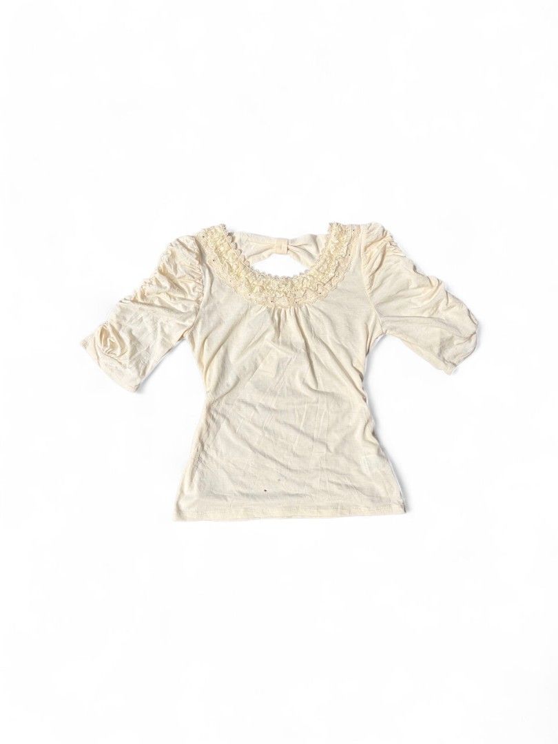 Axes Femme Top NWT (Category: Others Tops) located in Davao. Submitted by wildhearts121 (Listing ID 1469637109, Image 1). Description: Medium New with tags No flaws.
