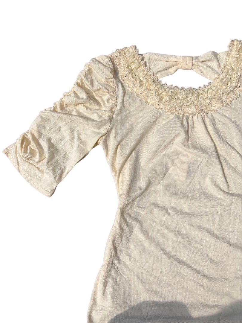 Axes Femme Top NWT (Category: Others Tops) located in Davao. Submitted by wildhearts121 (Listing ID 1469637109, Image 3). Description: Medium New with tags No flaws.