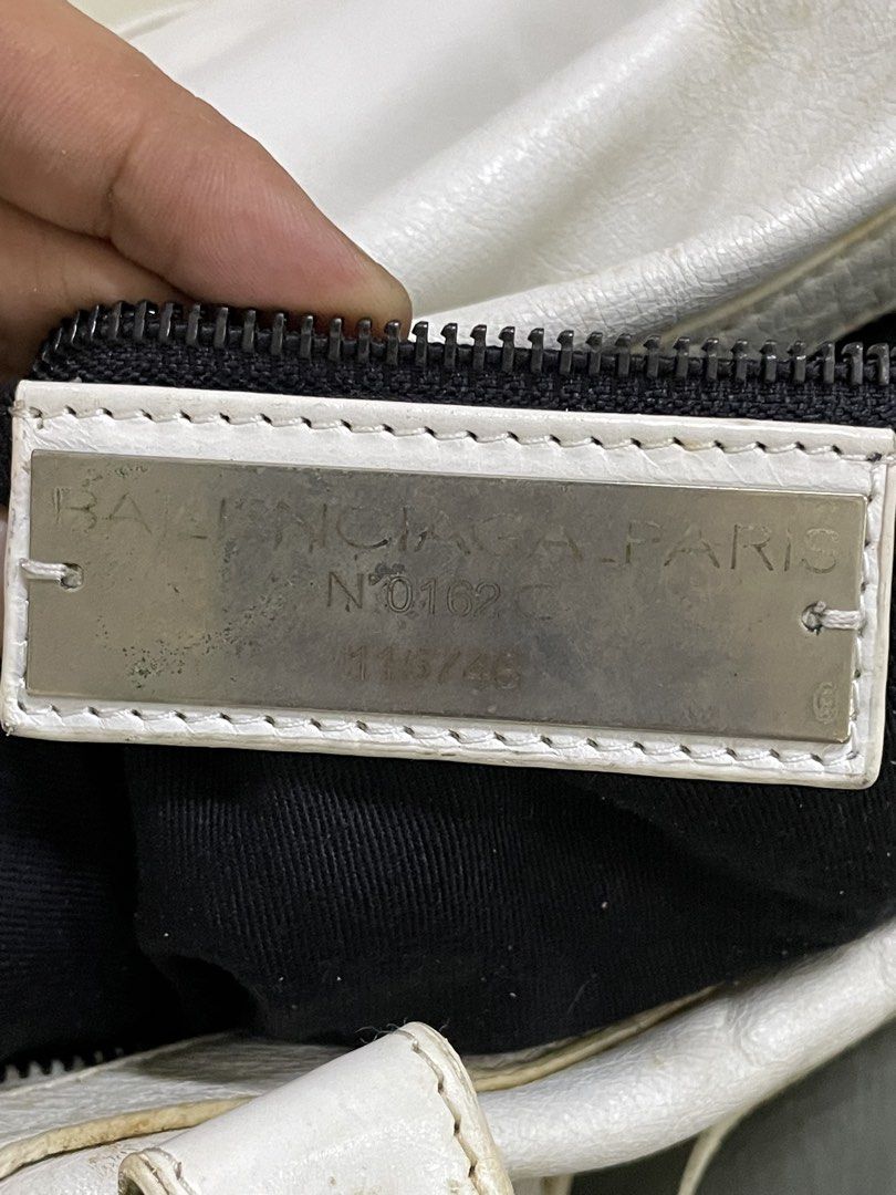 BALENCIAGA CITY BAG (Category: Luxury Bags & Wallets) located in Manila. Submitted by good2thrift (Listing ID 1469622376, Image 3). Description: BALENCIAGA CITY BAG SIZE SMALL CONDITION 8/10 ALL DETAILS POSTED DM TO INTERESTED.