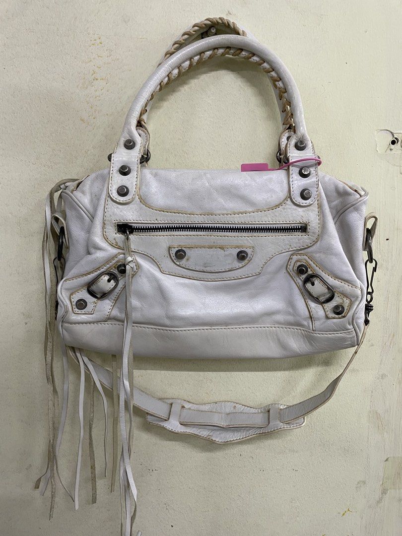 BALENCIAGA CITY BAG (Category: Luxury Bags & Wallets) located in Manila. Submitted by good2thrift (Listing ID 1469622376, Image 1). Description: BALENCIAGA CITY BAG SIZE SMALL CONDITION 8/10 ALL DETAILS POSTED DM TO INTERESTED.