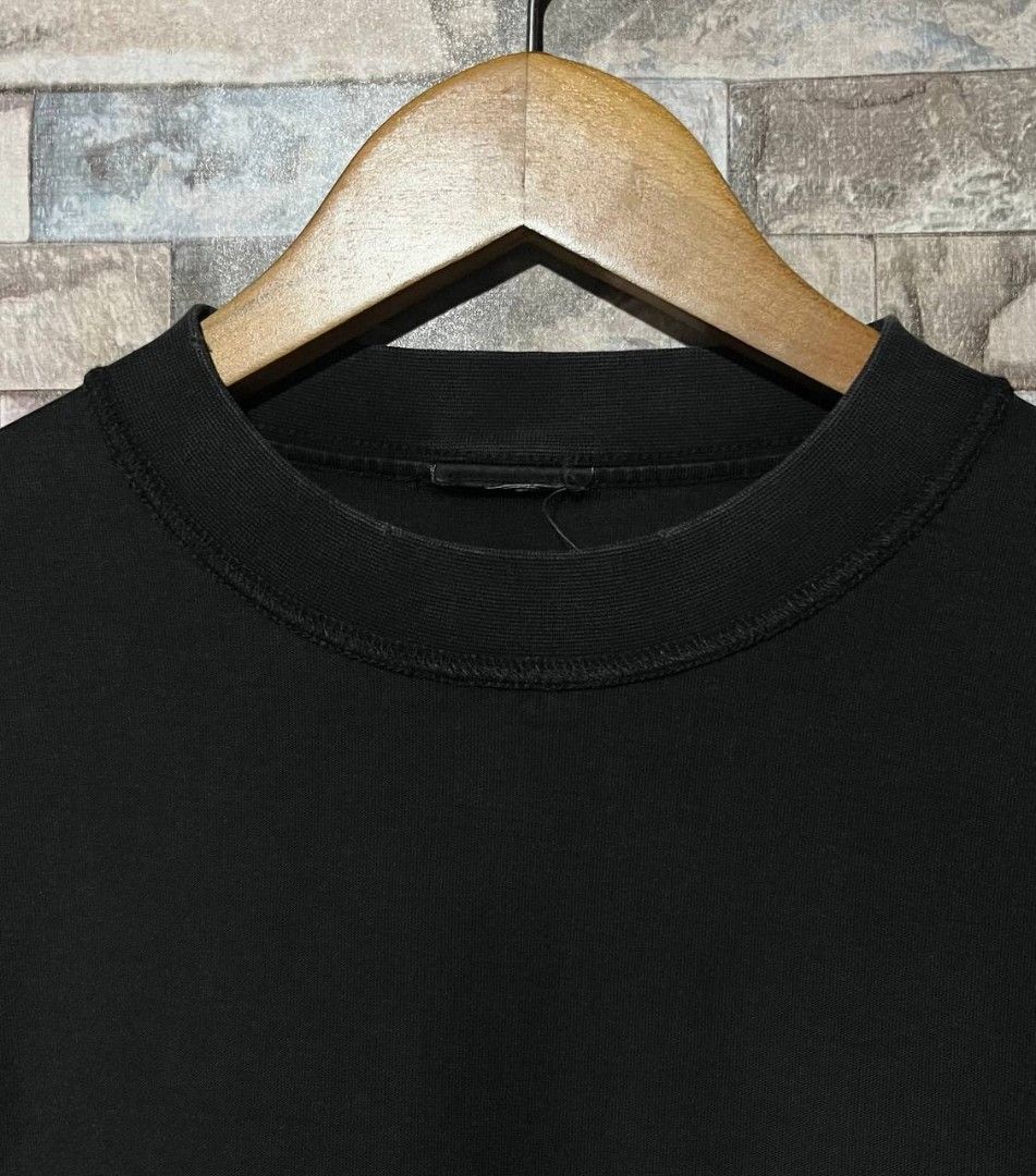 BALENCIAGA DESTROYED LOGO TEE (Category: Luxury Apparel) located in Caloocan City. Submitted by wewearworn (Listing ID 1469577261, Image 3). Description: XL Best Fit 23 x 30 Excellent No issues (cut necktag lang) 9.5/10 Color Rate.