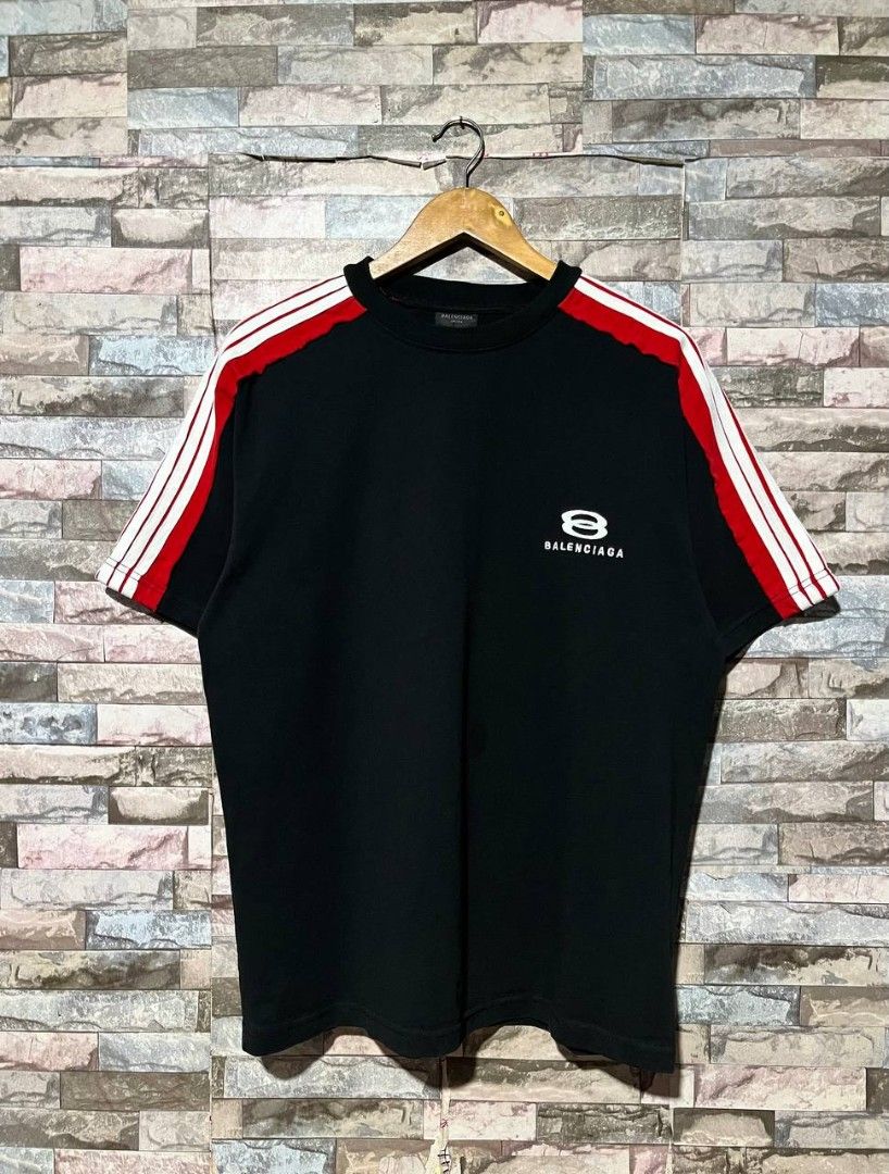 BALENCIAGA EMBROID DESIGN SHIRT (Category: Luxury Apparel) located in Caloocan City. Submitted by wewearworn (Listing ID 1469576360, Image 1). Description: Large Best Fit 21 x 28 Excellent No Issues 9.5/10 Color Rate.