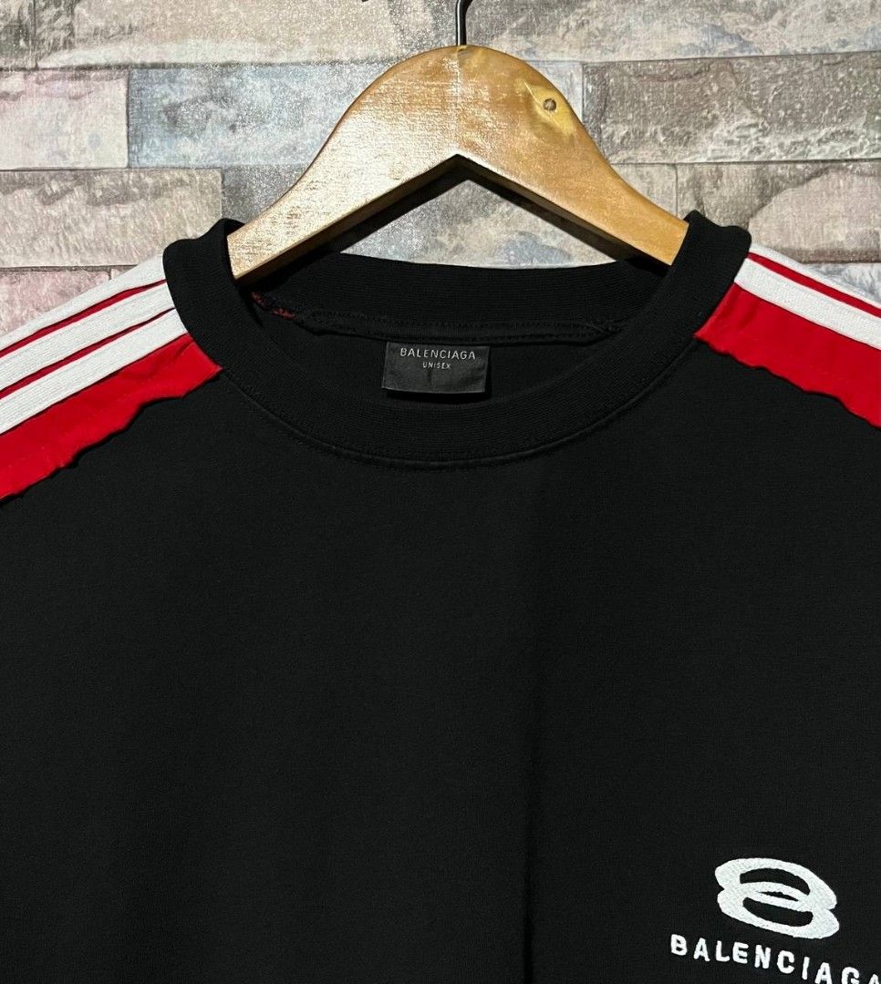 BALENCIAGA EMBROID DESIGN SHIRT (Category: Luxury Apparel) located in Caloocan City. Submitted by wewearworn (Listing ID 1469576360, Image 3). Description: Large Best Fit 21 x 28 Excellent No Issues 9.5/10 Color Rate.