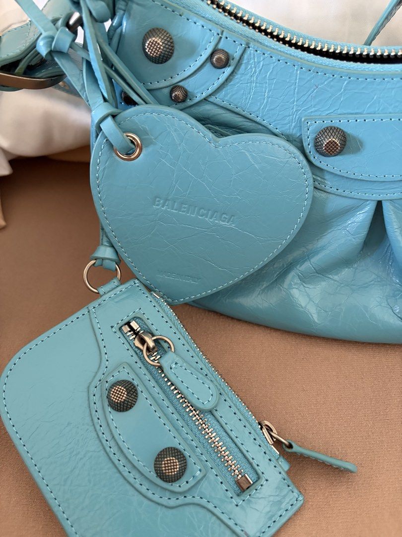 Balenciaga Le Cagole (Category: Luxury Bags & Wallets) located in Batangas. Submitted by misskorea16 (Listing ID 1469617444, Image 2). Description: Like new! Super pretty lalo in actual No flaws .