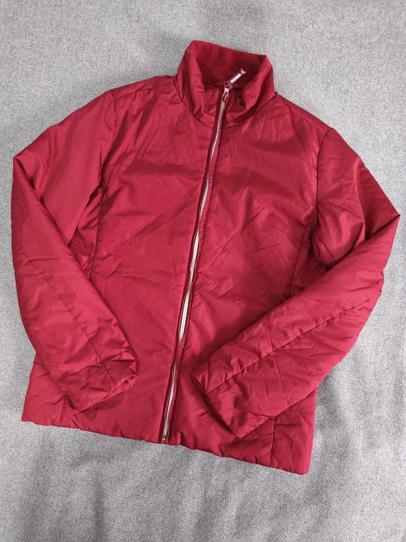 Baleno Red Puffer Jacket |S-M (Category: Coats, Jackets and Outerwear) located in Manila. Submitted by goku_doggo (Listing ID 1469576026, Image 1). Description: - Brand: Baleno - Color: Burgundy Red (Darker in actual, diff in pic due to lighting) - Size: S on tag but best fit is M - Lightweight No flaws Baguio City Open for shipping .