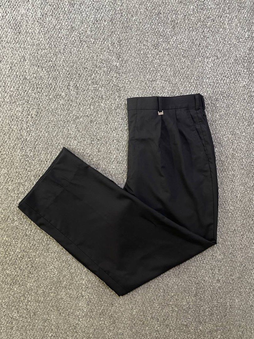 BALMAIN PARIS BLACK PLEATED TROUSERS (Category: Trousers) located in Tacloban City. Submitted by coachfinds (Listing ID 1469682278, Image 2). Description: BALMAIN PARIS BLACK PLEATED TROUSERS W 30-32 X L 40 COLOR RATE: 9.5/10 CONDITION: 9.5/10 MINE: 699.