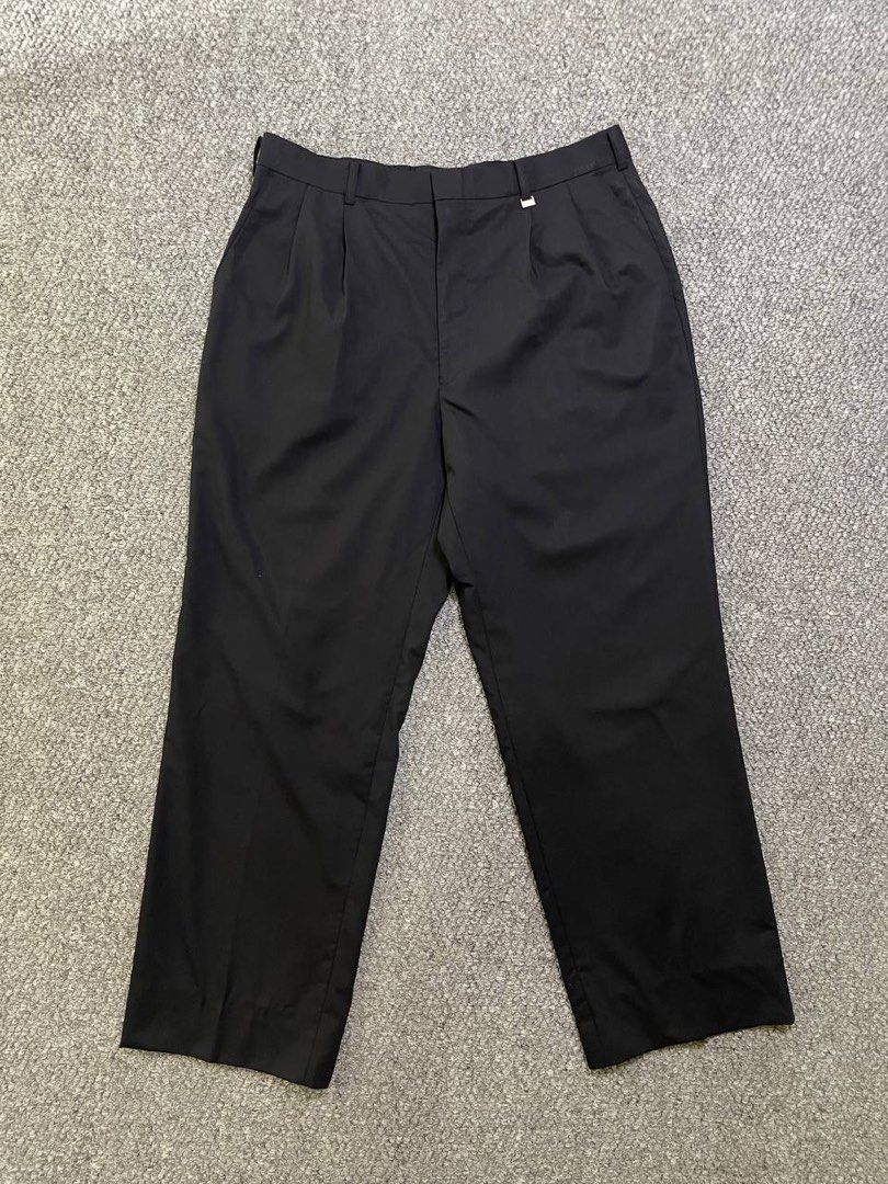BALMAIN PARIS BLACK PLEATED TROUSERS (Category: Trousers) located in Tacloban City. Submitted by coachfinds (Listing ID 1469682278, Image 1). Description: BALMAIN PARIS BLACK PLEATED TROUSERS W 30-32 X L 40 COLOR RATE: 9.5/10 CONDITION: 9.5/10 MINE: 699.