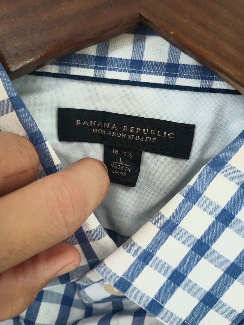 Banana Republic Shirt (Category: Formal Shirts) located in Las Pinas. Submitted by preloved_manila (Listing ID 1469573157, Image 2). Description: Large 24x31.