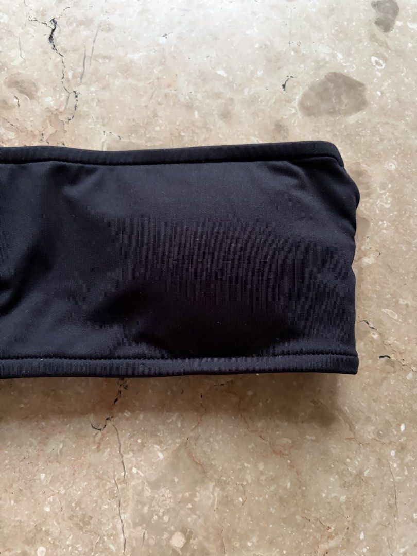 Bandeau Bikini Top: Black (Category: Bikinis & Swimsuits) located in Quezon City. Submitted by tidyup.lara (Listing ID 1469692954, Image 2). Description: Best fits XS-S frames Bust 22” Length 4.5” Condition 9/10: good as new .
