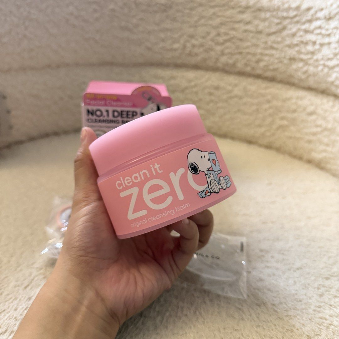 Banila Co Clean It Zero Original Cleansing Balm Snoopy Edition (Category: Face Care) located in Abucay. Submitted by ishmmm (Listing ID 1469685270, Image 2). Description: - Product: Banila Co Clean It Zero Original Cleansing Balm - Edition: Special Peanuts Snoopy Collaboration - Size: 125ml tub - Inclusions: Matching Snoopy keychain accessory and spatula - Condition: Brand new, unused in original box - Perfect for: Skincare routine or collector's
