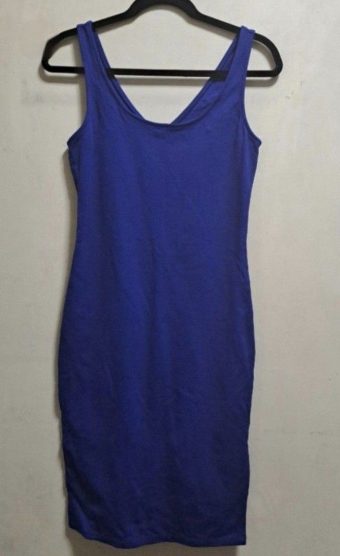 Bar III Royal Blue Dress (Category: Dresses) located in Manila. Submitted by thrifter_lifestyle (Listing ID 1469618310, Image 1). Description: Brand: Bar III (bought in the US) Sleeveless Round neck in front Racer back (see close up) Metal Zipper enclosure at back Material: as indicated in tag Color: Dark Royal Blue All relaxed measurement: Fabric is body hugging, fully stretchable 🙂 Waist: 26" Bust: 30" Length (shoulder to hem): 38.5" No issues