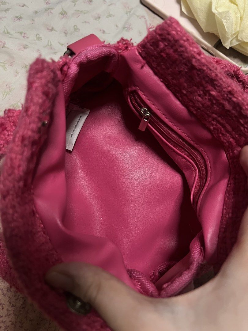 BARBIE MINI BAG (Category: Cross-body Bags) located in Bulacan. Submitted by sgnzj (Listing ID 1469649590, Image 3). Description: BARBIE MINI BAG NO ISSUES AND COME W SLING VERY SPACIOUS EMBROIDERED ANG BARBIE LOGO CAN WEAR W OR WITHOUT SLING LOC: MEYCAUAYAN BULACAN.