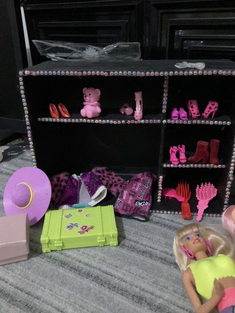 Barbies for Take All (Category: Vintage Collectibles) located in Cagayan de Oro. Submitted by imkaryuh07 (Listing ID 1469742111, Image 2). Description: Selling as Bundle! Includes: Happy Holidays Barbie (Special Edition) 1997 Barbie 50th Anniversary Nascar Barbie Holiday Scene Barbie endless hair kingdom And more (+Accesories) These Barbies have been ootb, i just put them back ( All Accesories is included) Very Low Price! Feel free to ask! .