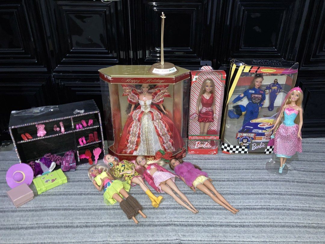 Barbies for Take All (Category: Vintage Collectibles) located in Cagayan de Oro. Submitted by imkaryuh07 (Listing ID 1469742111, Image 1). Description: Selling as Bundle! Includes: Happy Holidays Barbie (Special Edition) 1997 Barbie 50th Anniversary Nascar Barbie Holiday Scene Barbie endless hair kingdom And more (+Accesories) These Barbies have been ootb, i just put them back ( All Accesories is included) Very Low Price! Feel free to ask! .