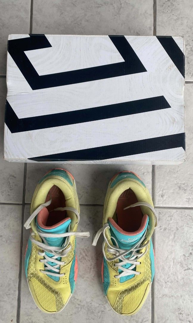 Basketball shoes (Category: Looking For) located in Manila. Submitted by cedrickherrera (Listing ID 1469651949, Image 1). Description: Tatum 2, Size 10.
