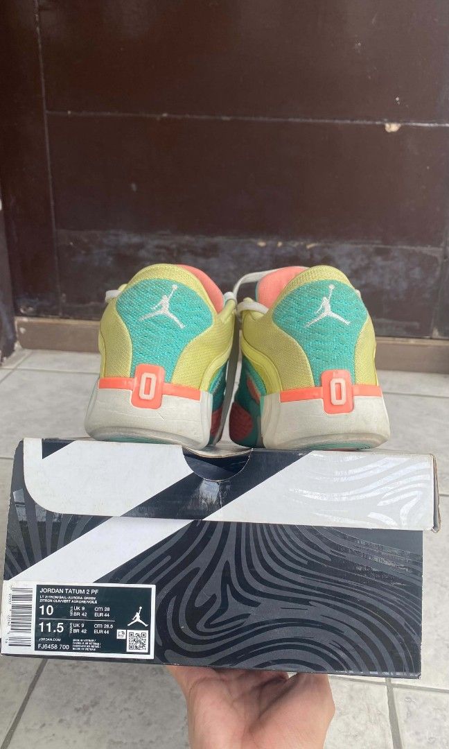 Basketball shoes (Category: Looking For) located in Manila. Submitted by cedrickherrera (Listing ID 1469651949, Image 2). Description: Tatum 2, Size 10.