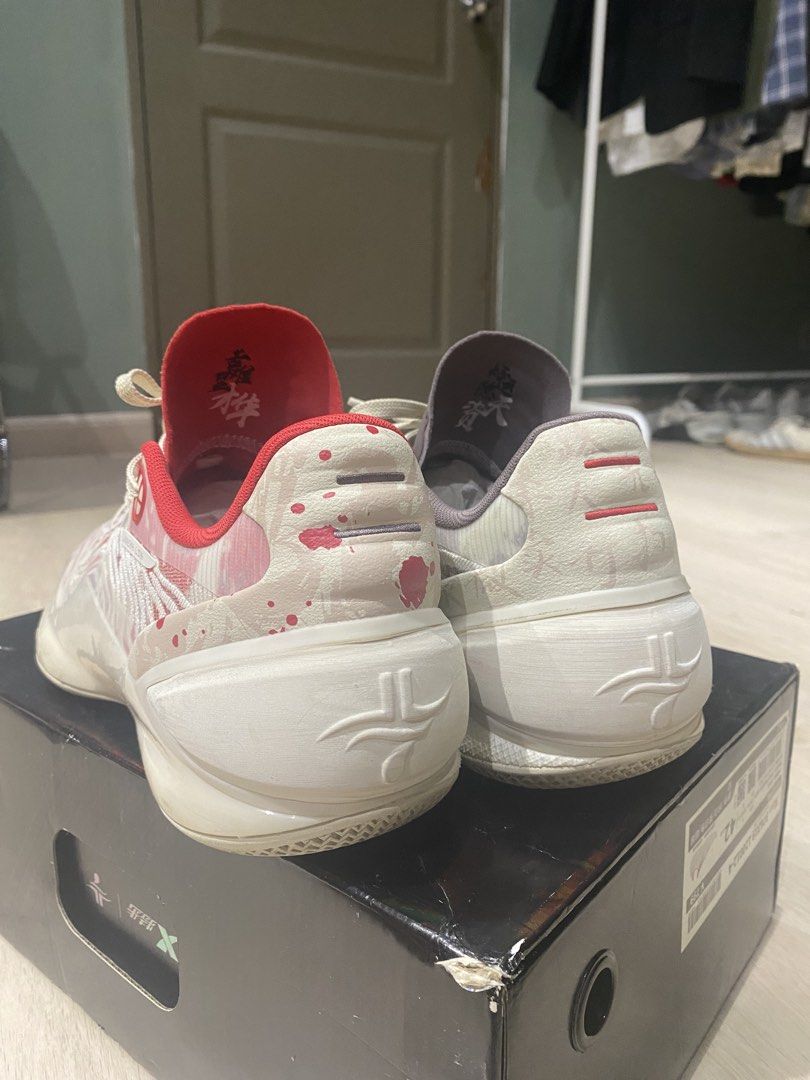 Basketball Shoes X-Step (Category: Casual Shoes) located in Quezon City. Submitted by wardaddy0418 (Listing ID 1469595132, Image 3). Description: Jeremy Lin 5 Size 9 Us Used only 5 times Location: Quezon City, Fairview.