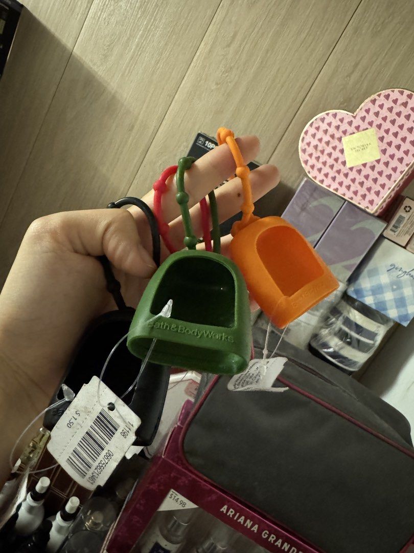 Bath & body works pocketbac holder (Category: Sanitizers & Disinfectants) located in Manila. Submitted by zappy21 (Listing ID 1469683588, Image 1). Description: .