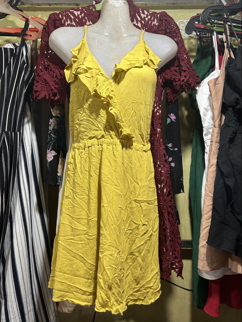 Bcbg mini dress (Category: Dresses) located in Davao. Submitted by scorp5 (Listing ID 1469621507, Image 3). Description: This is like a flair hem stylish mini dress Mustard color like new condition Xs-S .