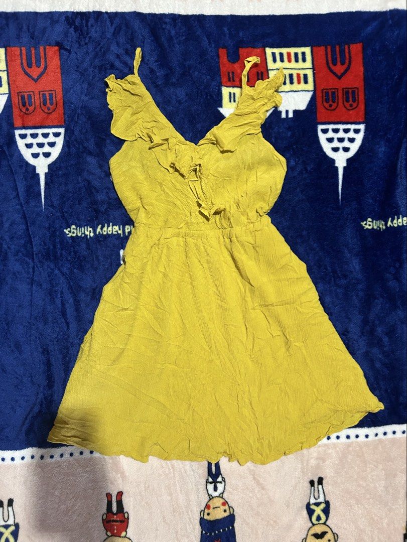 Bcbg mini dress (Category: Dresses) located in Davao. Submitted by scorp5 (Listing ID 1469621507, Image 1). Description: This is like a flair hem stylish mini dress Mustard color like new condition Xs-S .
