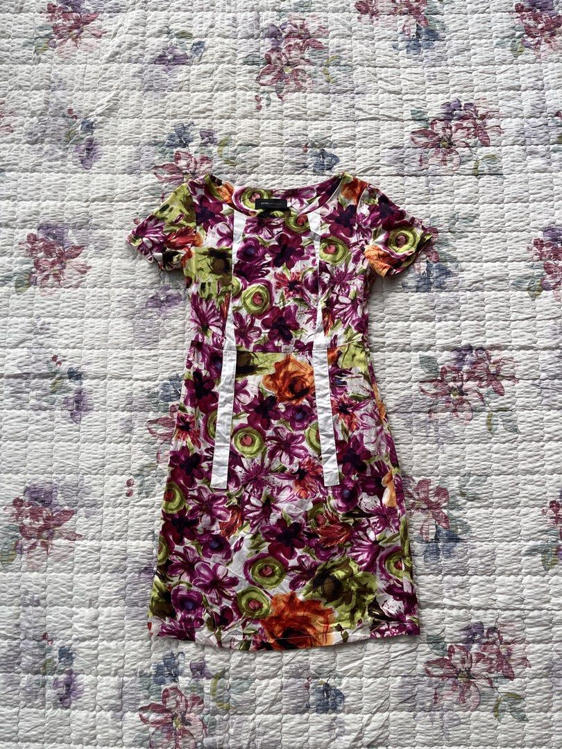 BCBGMAXAZRIA Silk Blend Sheath Dress (Category: Dresses) located in Pagadian. Submitted by thrift.wrld (Listing ID 1469671905, Image 1). Description: ✨💐 BCBGMAXAZRIA Silk Blend Sheath Dress💐✨ 🧷Size: Small 🧷Length: 34 🧷Bust: 16.2 🧷Condition: Excellent 🧷Color rate: 10 Starting bid: 350 Increment: +30 .