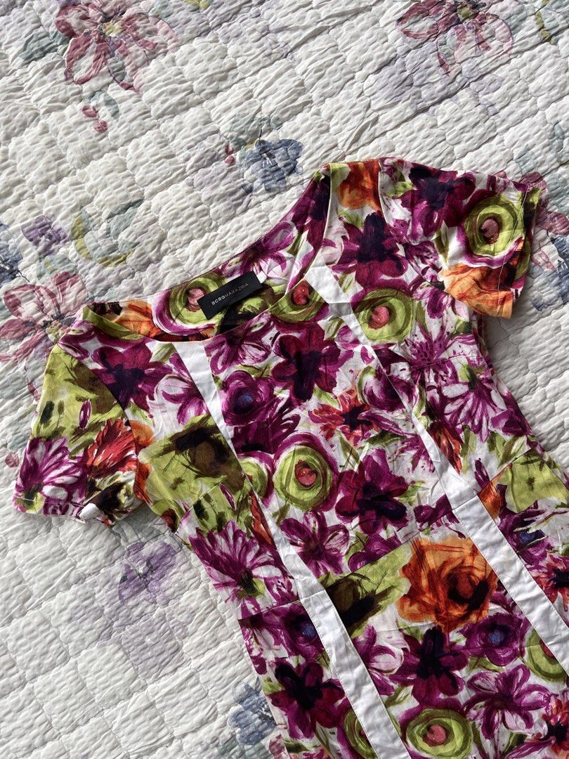 BCBGMAXAZRIA Silk Blend Sheath Dress (Category: Dresses) located in Pagadian. Submitted by thrift.wrld (Listing ID 1469671905, Image 2). Description: ✨💐 BCBGMAXAZRIA Silk Blend Sheath Dress💐✨ 🧷Size: Small 🧷Length: 34 🧷Bust: 16.2 🧷Condition: Excellent 🧷Color rate: 10 Starting bid: 350 Increment: +30 .