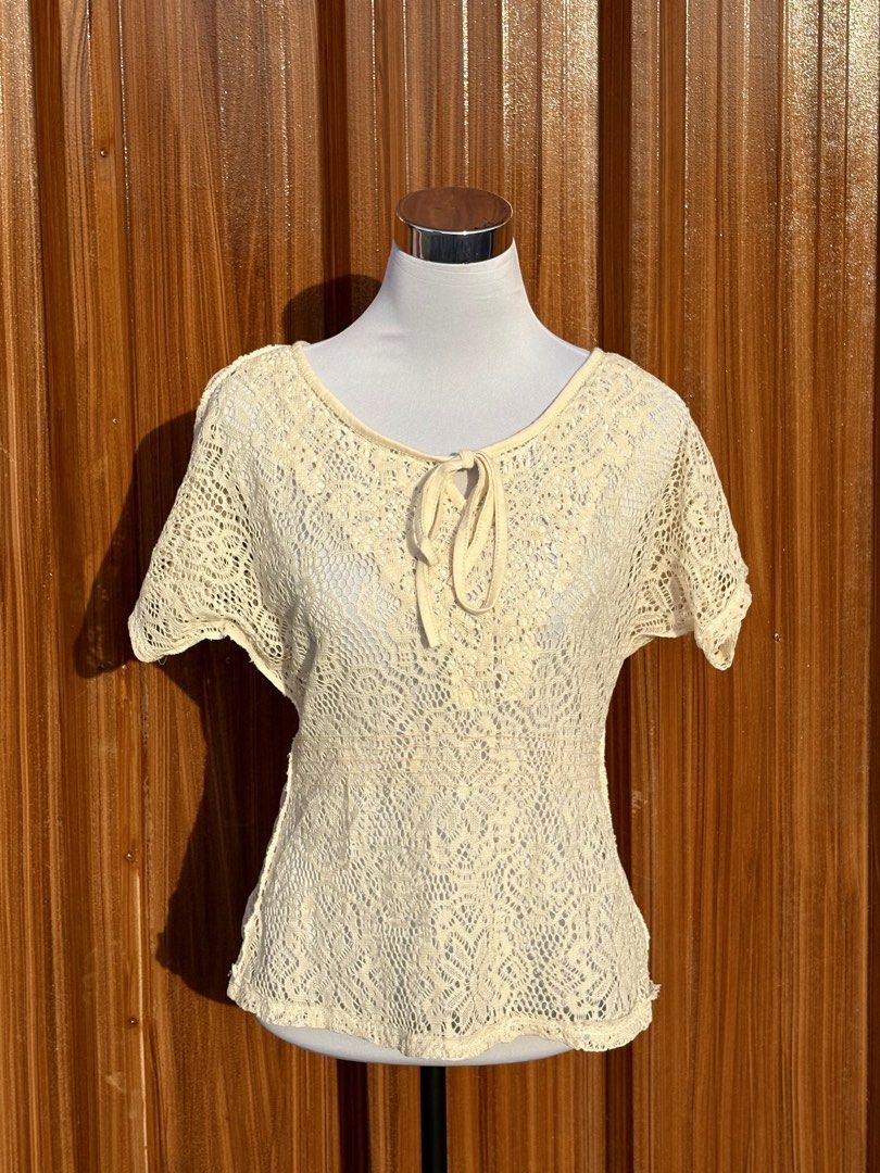Beige Top for Sale (Category: Blouses) located in Manila. Submitted by thecloset.amore (Listing ID 1469623235, Image 1). Description: .